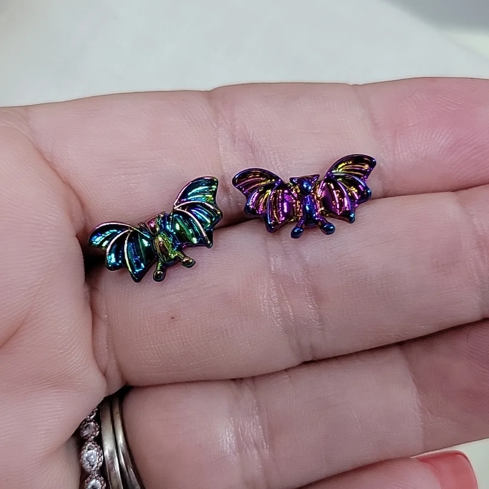 Oilslick Goth Bat Stud Earrings, mismatched pink and blue - Picture 5 of 5